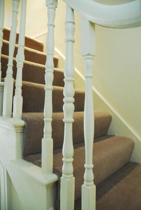Quintessential Town House Close To * Londra