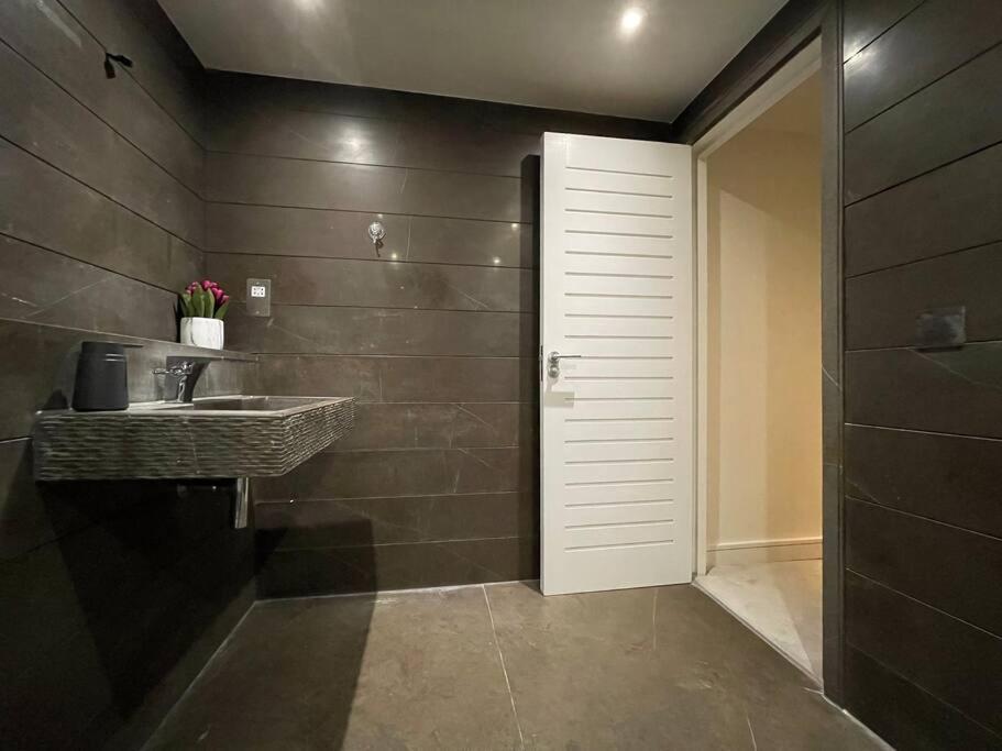 Appartamento Quintessential Town House Close To Londra