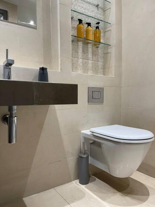 Appartamento Quintessential Town House Close To Londra